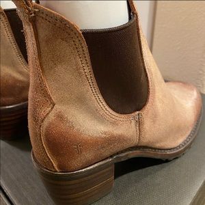 Frye Sabrina Chelsea Bootie Chocolate Brand New